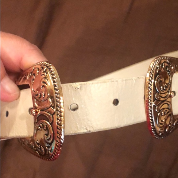 B-low the belt - Picture 3 of 4